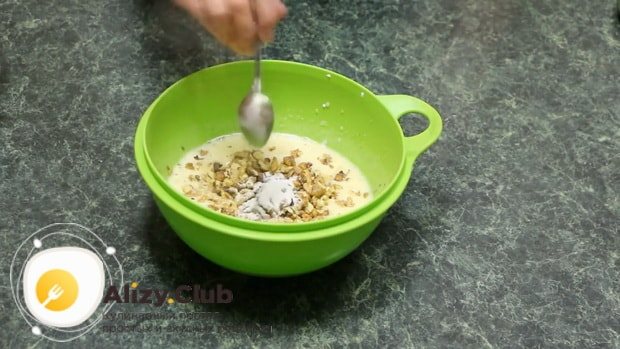 Для приготовления торта пища богов добавьте орехи