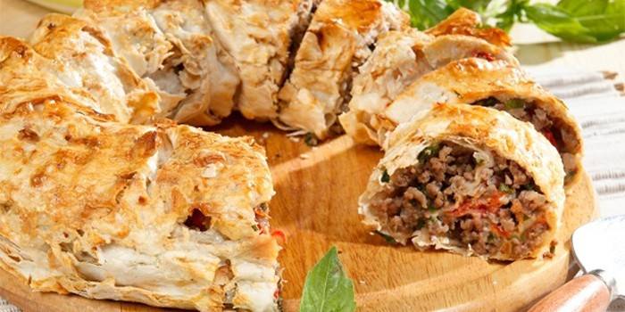 Фарш, запеченный в лаваше