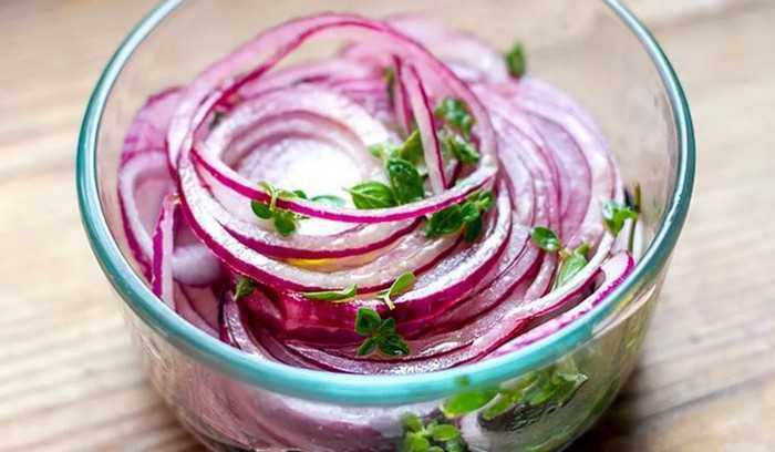 Как замариновать красный лук