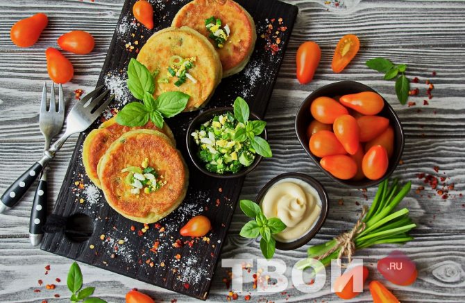 Ленивые пирожки с луком и яйцом на кефире на сковороде рецепт с фото