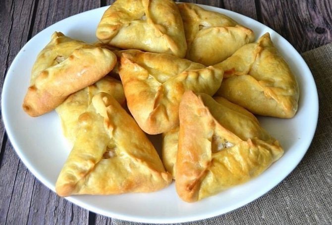 Маленькие мини курники треугольники с курицей и картошкой классический рецепт с пошаговыми фото и видео в домашних условиях