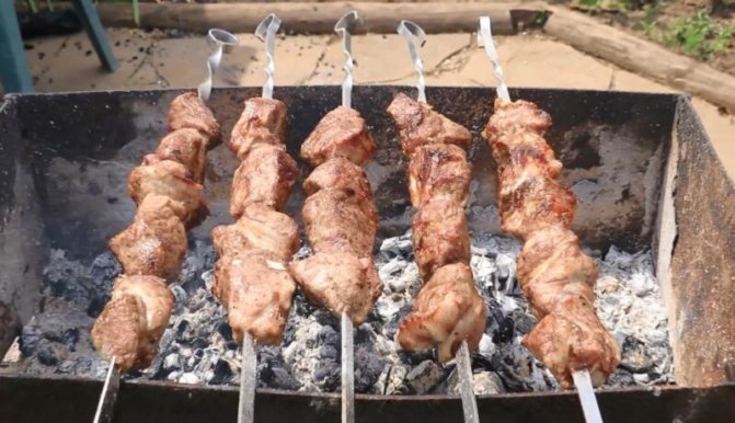 Маринад для шашлыка из свинины — классический рецепт, чтобы мясо было мягким и сочным