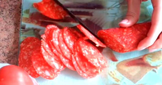 нарезаем-колбасу