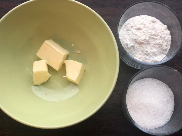 Штрейзельная крошка. Как приготовить, рецепт для булочек, пирога на растительном масле, маргарине, сметане