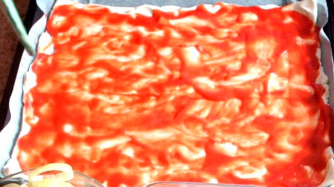 смазываем-кетчупом