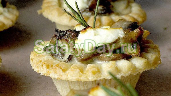 Тарталетки с козьим сыром и грибами