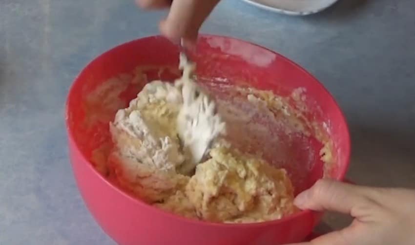 Тесто для курника на кефире – 5 рецептов вкусного рассыпчатого теста