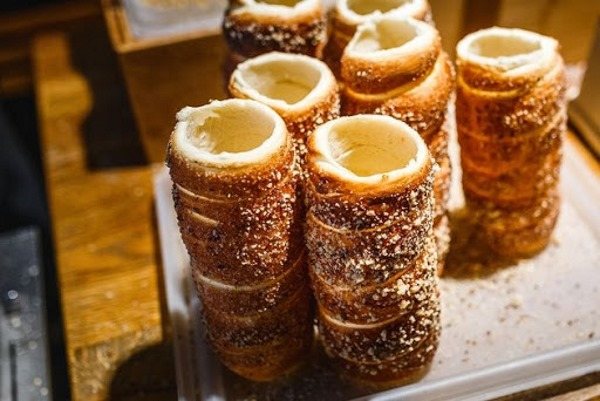 Трдельник. Рецепт в домашних условиях на мангале, в духовке с начинкой