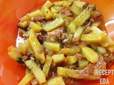 тушеная картошка с тушенкой на сковороде рецепт