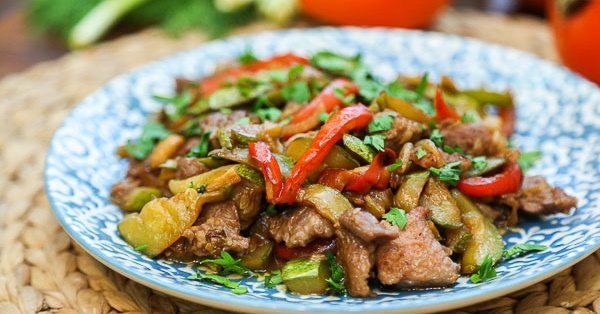 Вок с говядиной и овощами. Рецепты лапши с фото